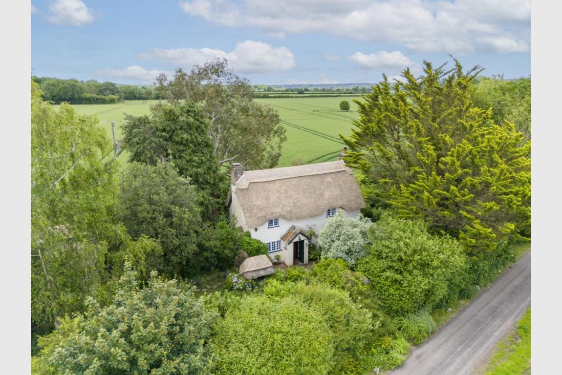 Image: 3 Piccadilly Lane Near Wimborne Dorset Shapwick