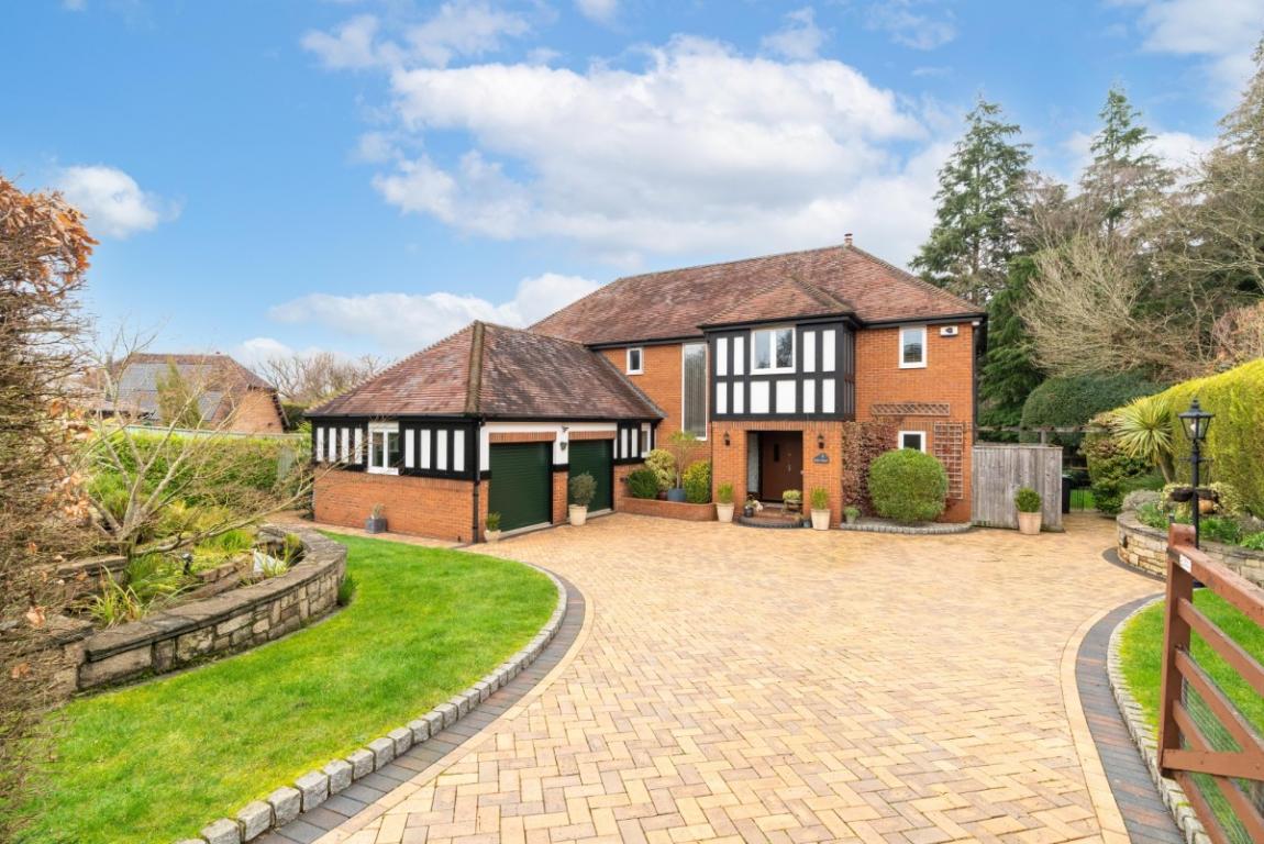 Image: 1 Queens Copse Lane Wimborne Dorset Holtwood