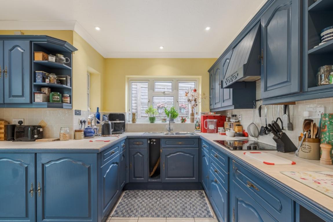 Image: 7 Leigh Lane Wimborne Dorset Wimborne