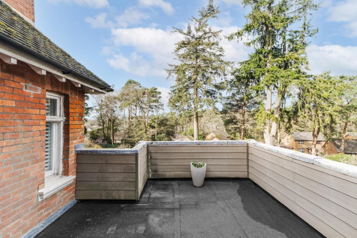 Image: 31 Lower Golf Links Road Broadstone Dorset Broadstone