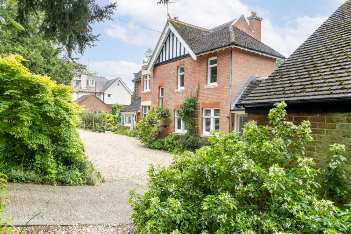 Image: 46 Lower Golf Links Road Broadstone Dorset Broadstone