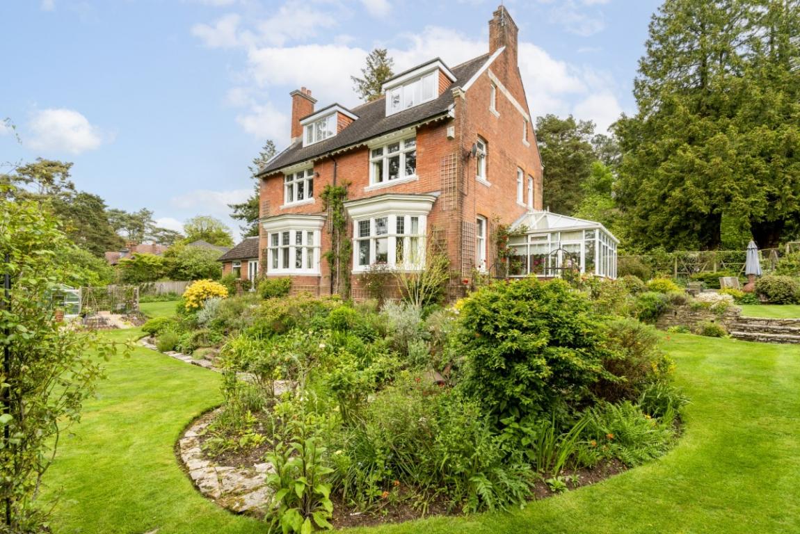 Image: 1 Lower Golf Links Road Broadstone Dorset Broadstone