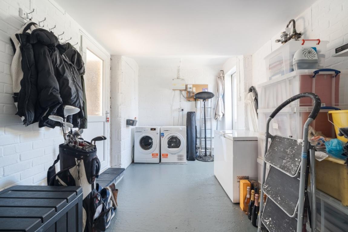 Image: 19 Countess Close Wimborne Dorset Merley